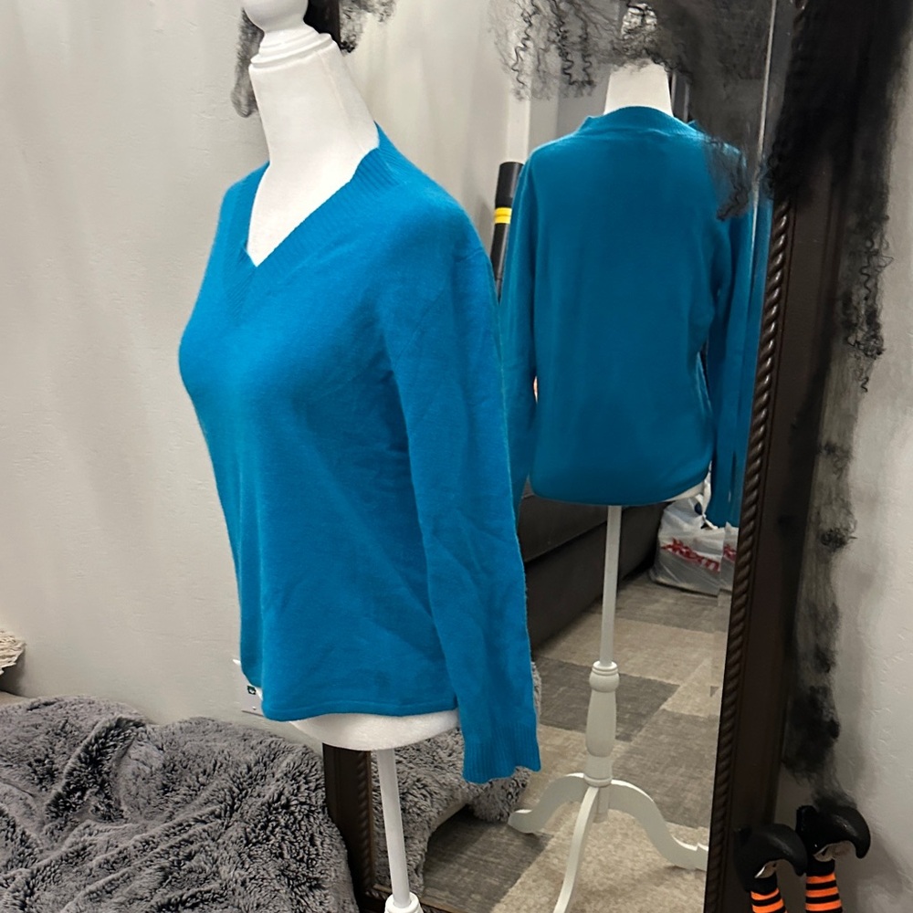 Women's V-Neck Sweater in Blue